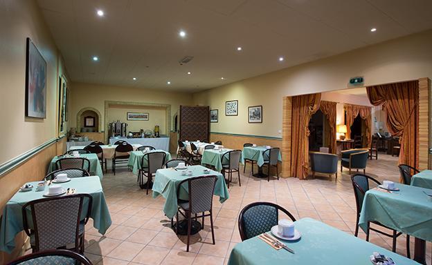 Hotel Anne De Beaujeu Gien Esterno foto