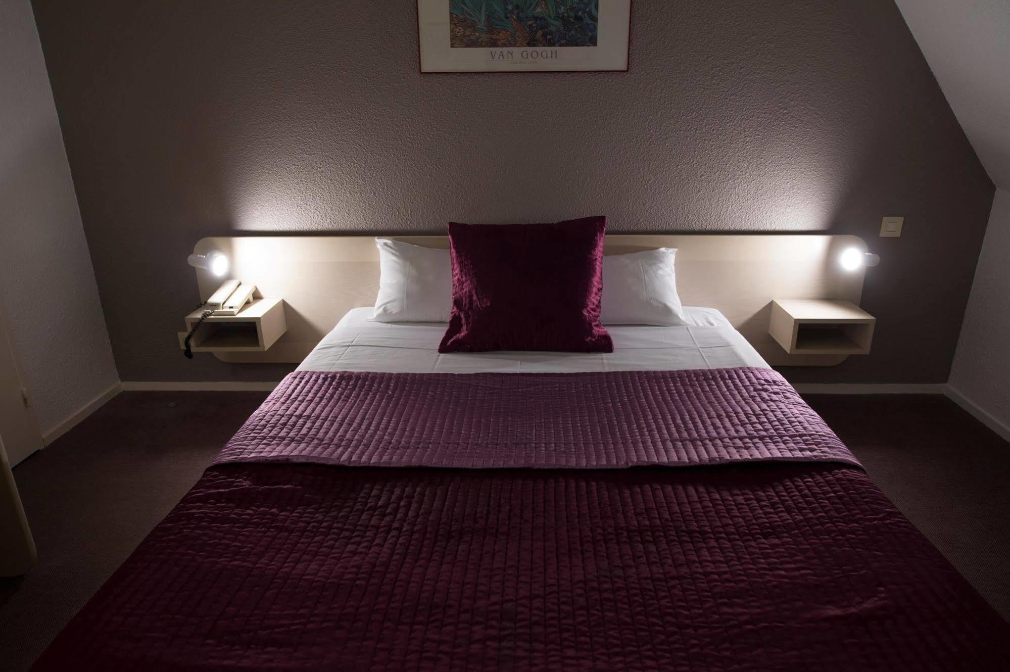 Hotel Anne De Beaujeu Gien Esterno foto